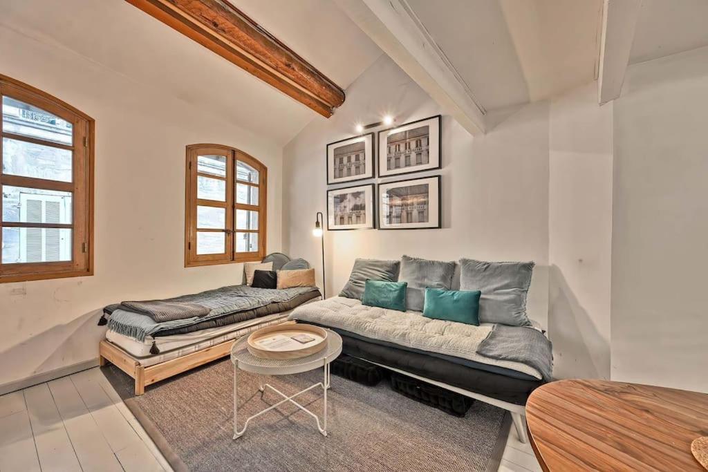 La Bulle - Parking Gratuit En Souterrain - 2 Mins Du Palais Des Papes - Clim Ac - Wifi Apartment อาวีญง ภายนอก รูปภาพ
