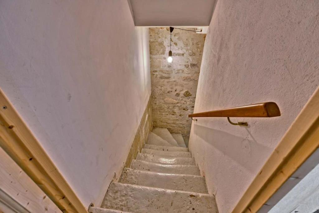 La Bulle - Parking Gratuit En Souterrain - 2 Mins Du Palais Des Papes - Clim Ac - Wifi Apartment อาวีญง ภายนอก รูปภาพ